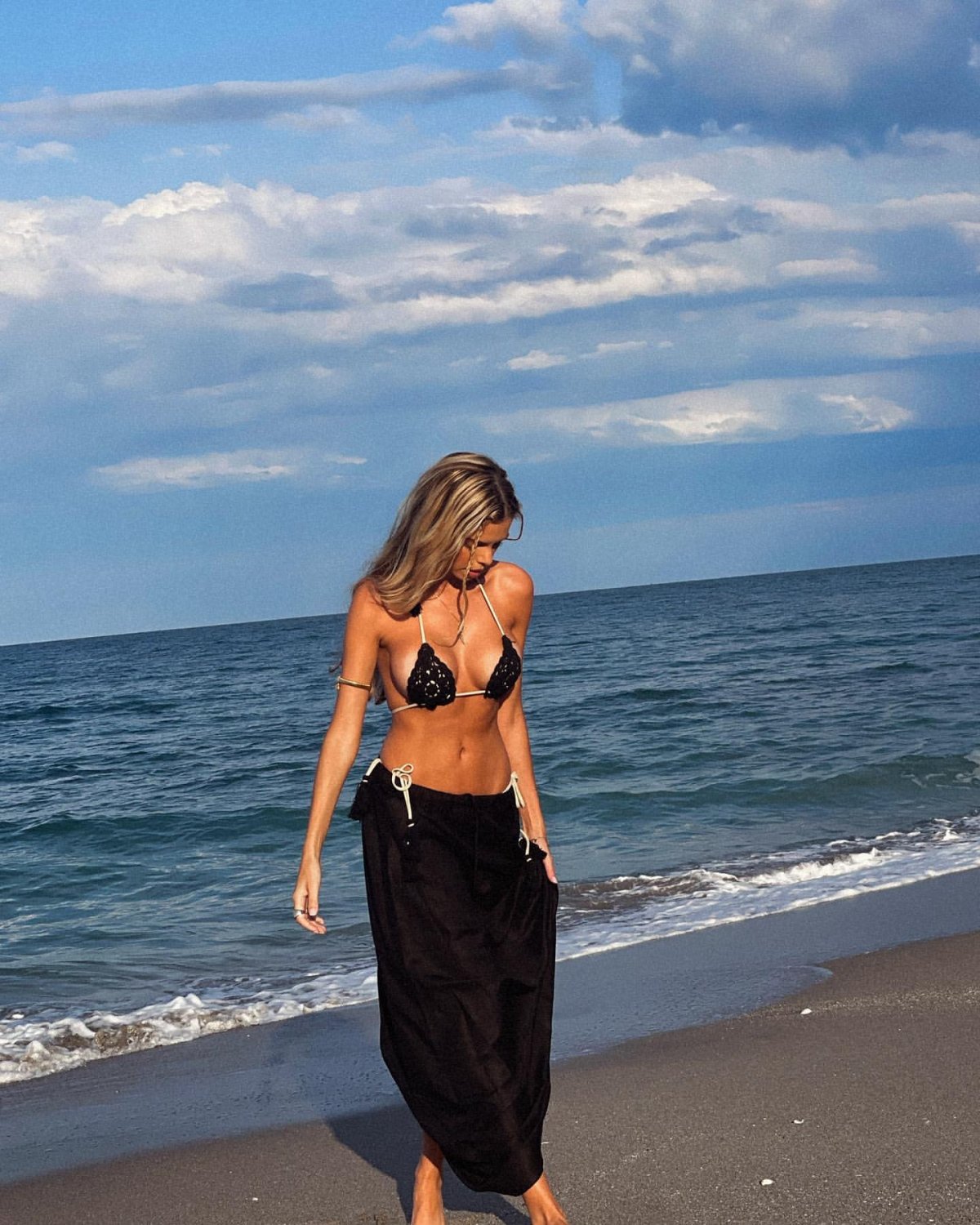 Cdo2ViAunWW_4 #E38UVl5f