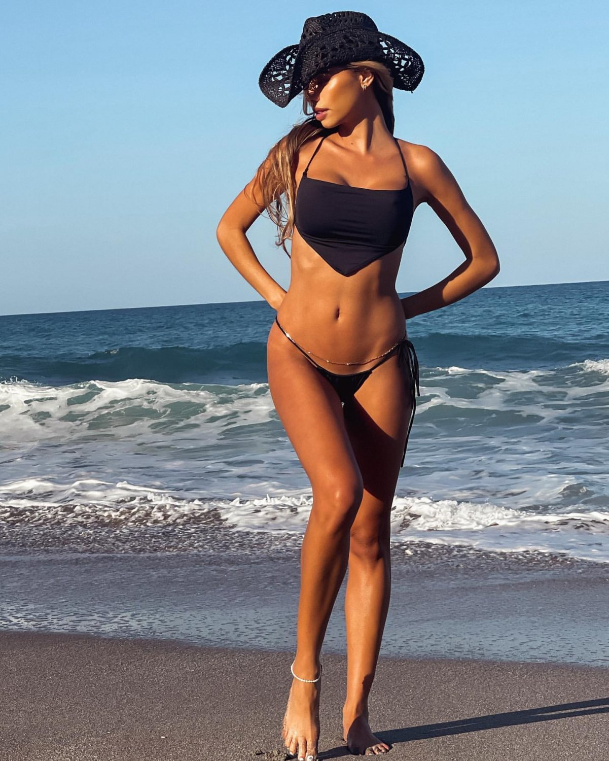 Cdo2ViAunWW_4 #quhjcf2k