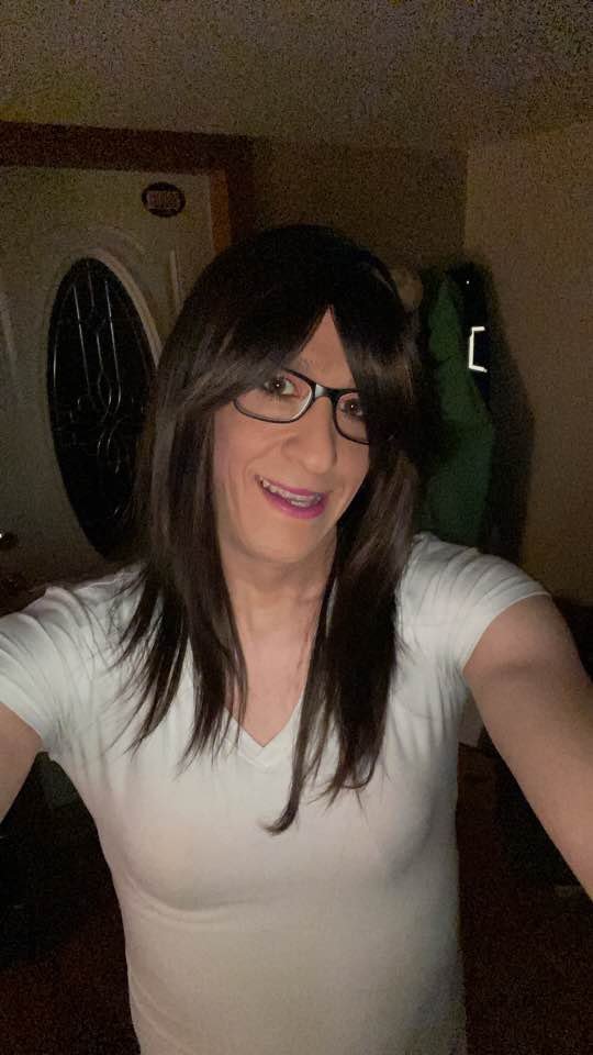 Sissy Paige April smiles happily when getting shared & jerked off to - kik: sissypaigeapril - #2Zor40pS