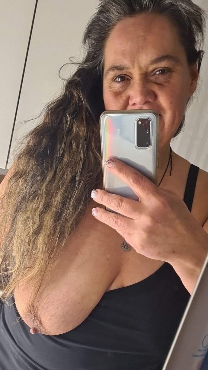 Eine hübsche Frau aber auch eine fette, verfickte AO Schlampe und eine dauergeile Sau, Beate Ilgen #rEljRcy5